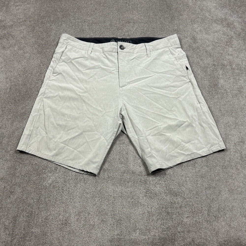 Vuori Aim Shorts Mens 32 8" Khaki Chino Performance Stretch Hybrid Preppy V368